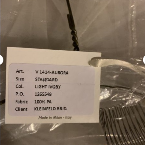 Peter Langner Designer Custom wedding veil - Picture 3 of 5